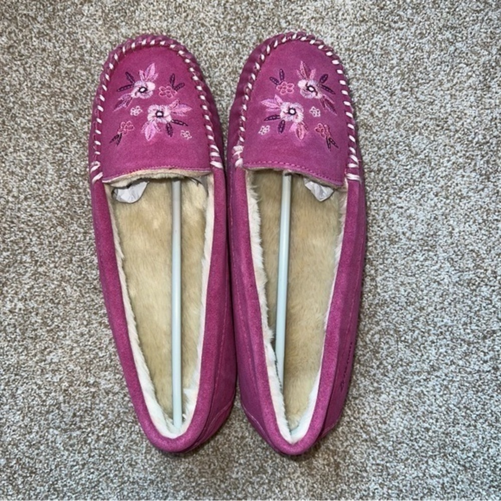 NWOT Women’s Zealand Slippers‎ Pink Embroidered Size 10